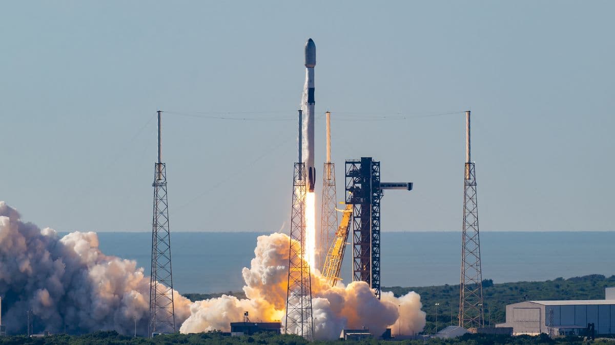 SpaceX's Starlink Satellites: Launching Into Orbit